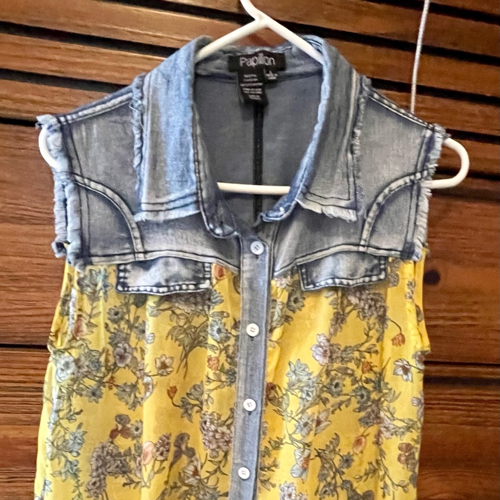 Women’s shot-sleeved denim n sheer floral print top